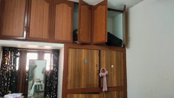 Furnished Amenities in 5 BHK Builder Floor at Chromepet – for Sale