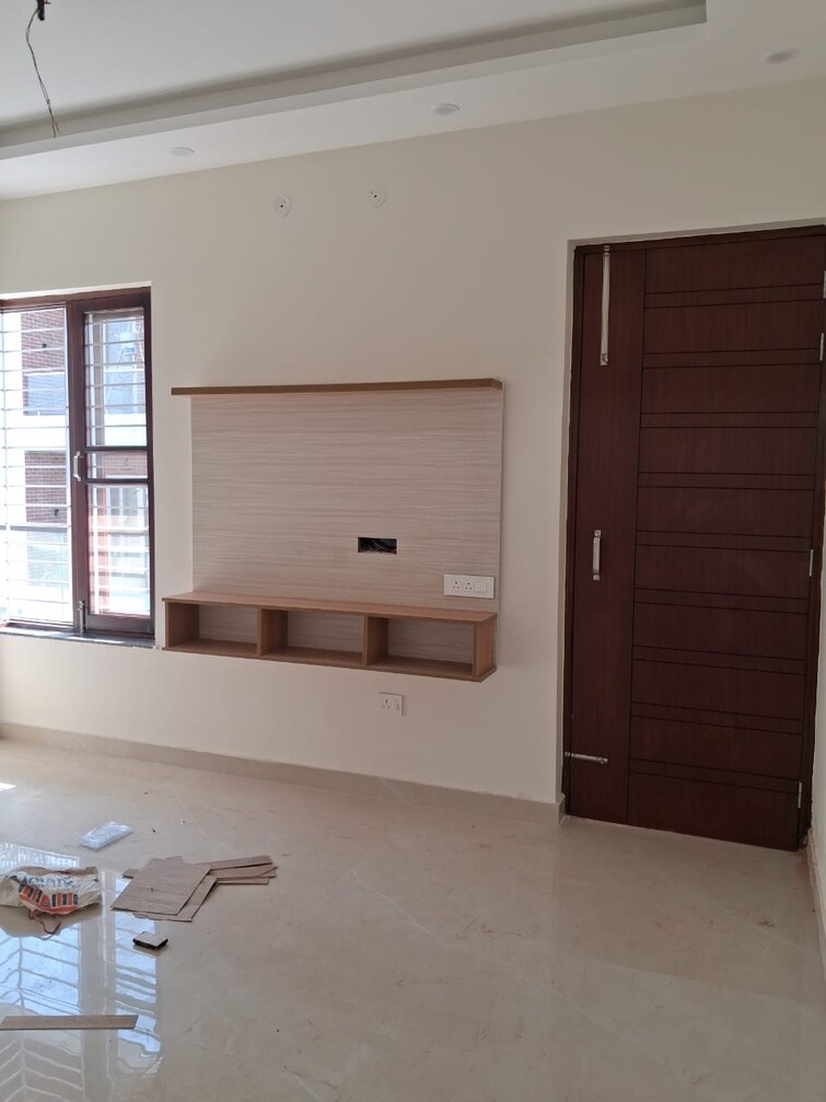 Cover Image, shimla bypass road 3 Bedroom 130 Sq.Yd. Villa In Shimla Bypass Road Dehradun 9310654