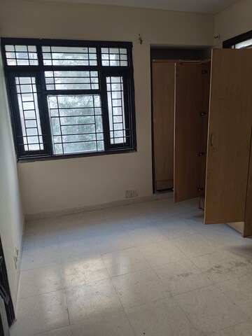 Room in 2 BHK Apartment at IRWO Westend Towers, Sector 47 – for Rent