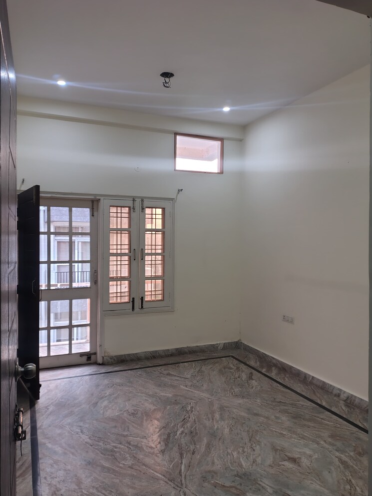 Room, shimla bypass road 2 Bedroom 1500 Sq.Ft. Independent House In Shimla Bypass Road Dehradun 9310671