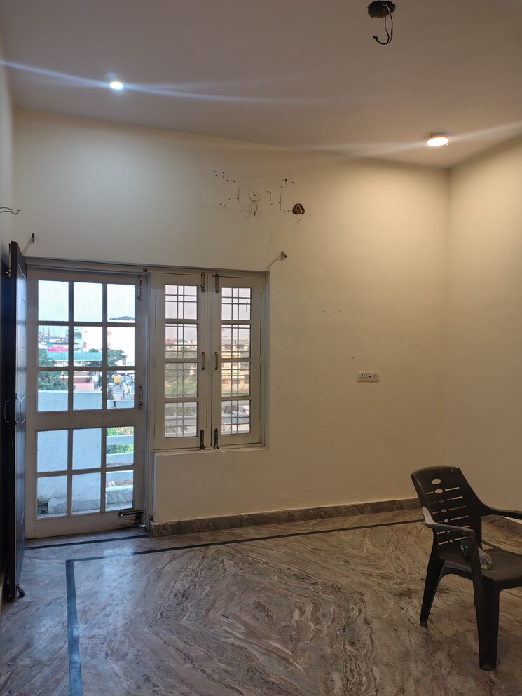 Room, shimla bypass road 2 Bedroom 1500 Sq.Ft. Independent House In Shimla Bypass Road Dehradun 9310671