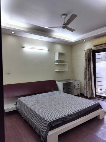 Bedroom in 3.5 BHK Apartment at Cameron Courts, Sector 43 – for Rent