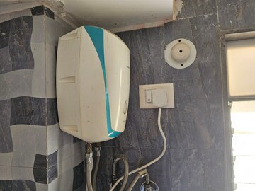 Team Area in 3 BHK Apartment at SSD Goregaon Pearl CHSL, Goregaon West – for Rent