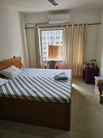 Bedroom in 3 BHK Apartment at SSD Goregaon Pearl CHSL, Goregaon West – for Rent