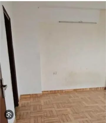 Furnished Amenities in 4 BHK Apartment at Gaur Atulyam, Omicron I Greater Noida – for Sale