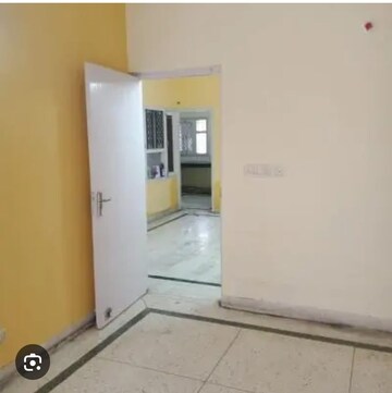 Room in 4 BHK Apartment at Gaur Atulyam, Omicron I Greater Noida – for Sale