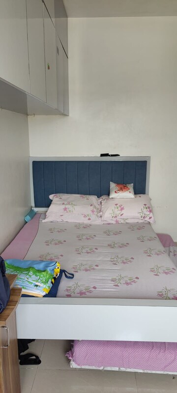 Bedroom in 2 BHK Apartment at Hiranandani Princeton CHS, Powai – for Rent