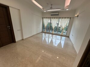 Room in 4 BHK Apartment at Pacific Avenue Santacruz, Santacruz West – for Rent