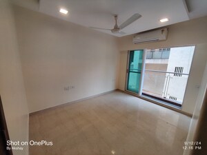 Room in 4 BHK Apartment at Pacific Avenue Santacruz, Santacruz West – for Rent
