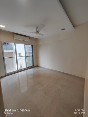 Room in 4 BHK Apartment at Pacific Avenue Santacruz, Santacruz West – for Rent