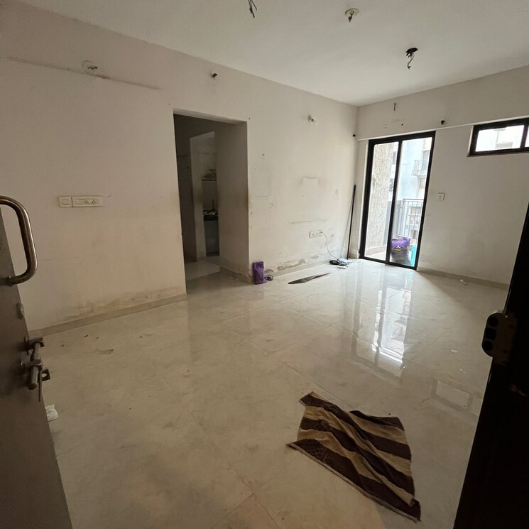 Room, lodha-palava-eviva-k-to-t-urbano-a-c-f-and-i-to-t 1.5 Bedroom 638 Sq.Ft. Apartment In Taloja Bypass Road Thane 9310938