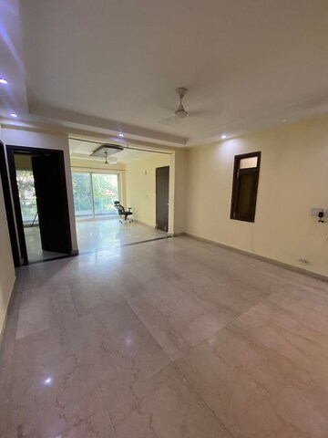 Room in 2.5 BHK Builder Floor at DLF City Gurgaon, Sector 27 – for Rent