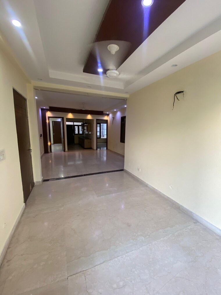 Room, dlf-city-gurgaon 2.5 Bedroom 200 Sq.Yd. Builder Floor In Sector 27 Gurgaon 9310996