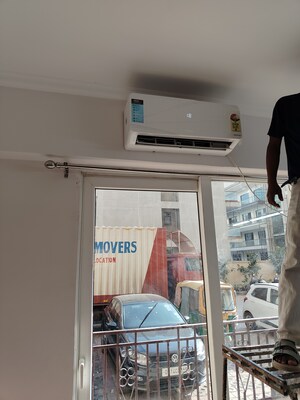 Furnished Amenities in 2 BHK Apartment at Signature Global Prime, Sector 63a – for Rent