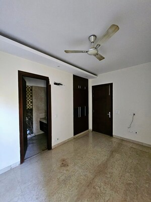 Room in 4 BHK Builder Floor at Surya CGHS, Sector 43 – for Rent
