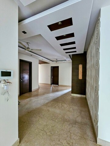 Building Lobby in 4 BHK Builder Floor at Surya CGHS, Sector 43 – for Rent