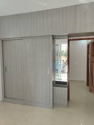 Room in 2 BHK Apartment at Signature Global Prime, Sector 63a – for Rent