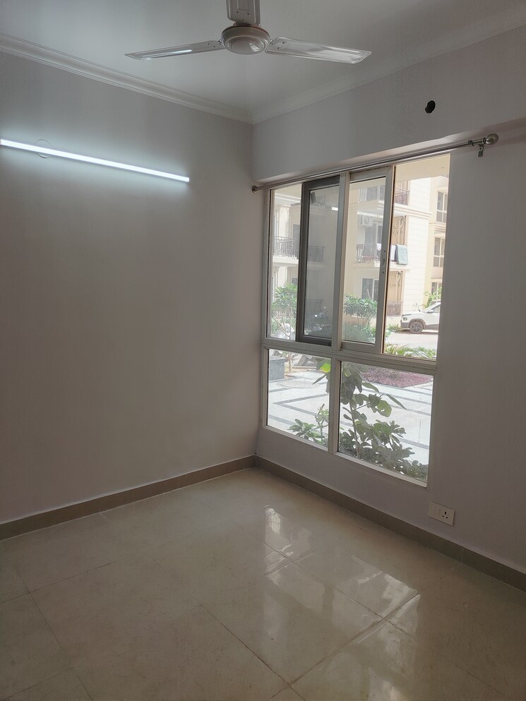 Room, signature-global-prime 2 Bedroom 834 Sq.Ft. Apartment In Sector 63a Gurgaon 9311020