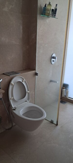 Bathroom in 3 BHK Apartment at Oberoi Exquisite Goregaon, Goregaon East – for Sale