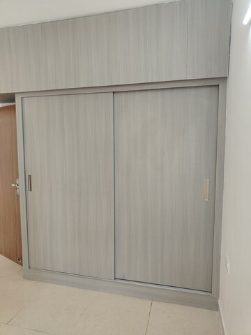 Room in 2 BHK Apartment at Signature Global Prime, Sector 63a – for Rent