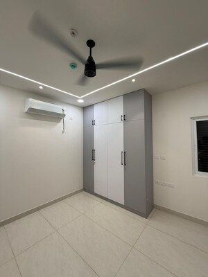 Room in 4 BHK Apartment at Prestige Beverly Hills, Kokapet – for Rent