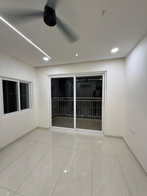 Room in 4 BHK Apartment at Prestige Beverly Hills, Kokapet – for Rent