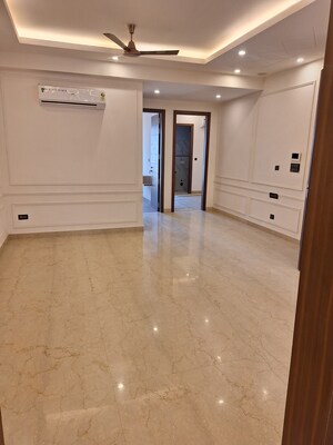 Room in 2 BHK Apartment at AIPL Zen Residences, Sector 70a – for Rent