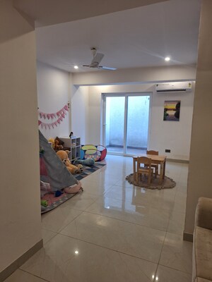 Room in 2 BHK Apartment at AIPL Zen Residences, Sector 70a – for Rent
