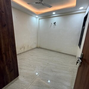 Room in 2 BHK Apartment at Palm Residency Chhatarpur, Rajpur Khurd Extension – for Rent