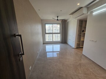 Room in 1 BHK Apartment at Hiranandani Regent Hill, Powai – for Rent