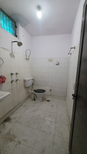 Attached Bathroom in 2 BHK Builder Floor at Dilshad Colony – for Sale
