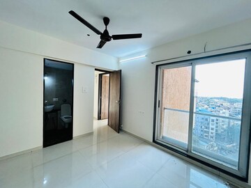 Room in 3 BHK Apartment at Seawoods – for Rent