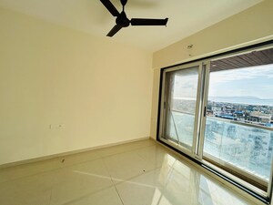 Furnished Amenities in 3 BHK Apartment at Seawoods – for Rent