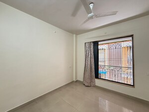 Room in 2 BHK Apartment at Seawoods – for Rent