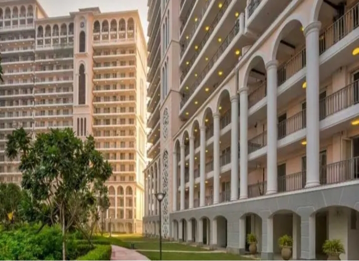 3 BHK + Extra Room Apartment For Sale in DLF The Skycourt