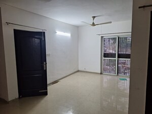 Room in 3 BHK Apartment at BPTP Discovery Park, Sector 80 – for Sale