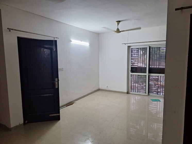 Room, bptp-discovery-park 3 Bedroom 956 Sq.Ft. Apartment In Sector 80 Faridabad 9311216