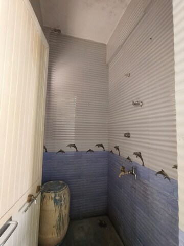 Bathroom in 1 BHK Apartment at Seawoods – for Rent