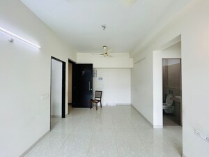 Room in 2 BHK Apartment at L&T Seawoods Residences Phase 2, Seawoods – for Rent