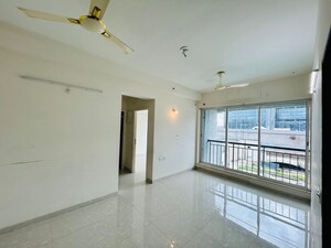 Room in 2 BHK Apartment at L&T Seawoods Residences Phase 2, Seawoods – for Rent