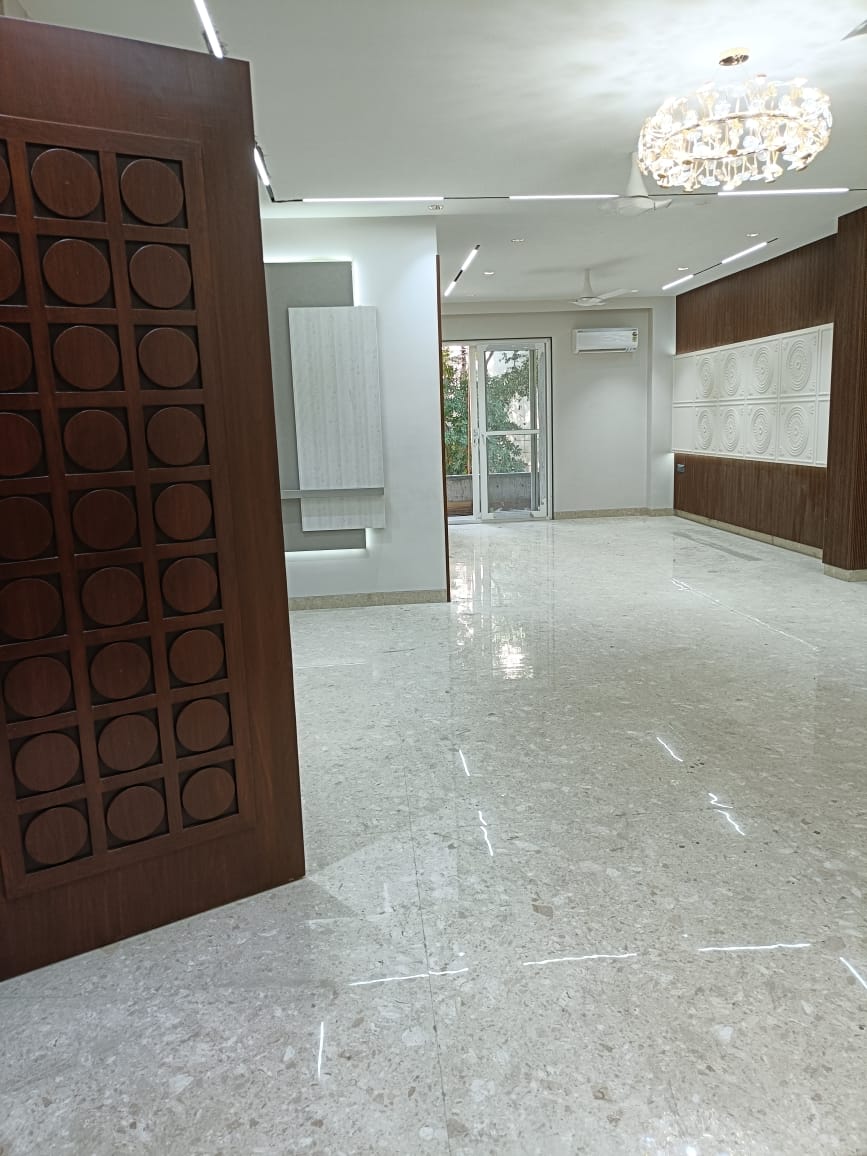 3 BHK + Servant Room Builder Floor For Sale in Unitech South City II