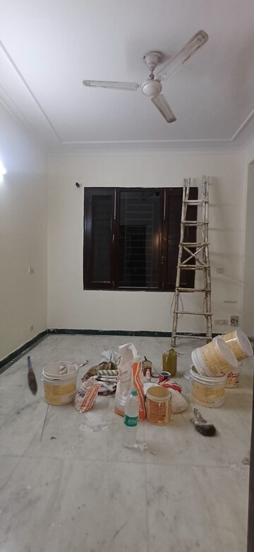 Living Room in 3 BHK Builder Floor at Sarvodaya Enclave – for Rent