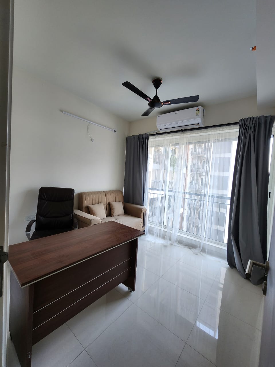 2 BHK + Servant Room 825 Sq.Ft. Apartment in L & T Seawoods Residences Phase 1 Part A