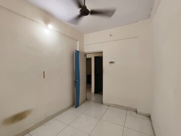 Room in 1 BHK Apartment at Seawoods – for Rent