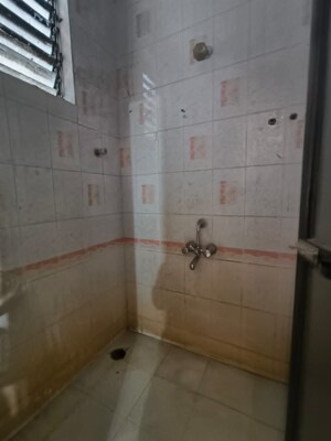 Bathroom in 1 BHK Apartment at Seawoods – for Rent