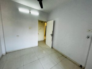 Room in 1 BHK Apartment at Seawoods – for Rent