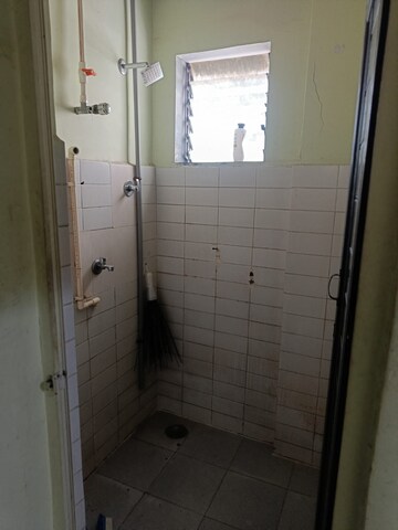 Bathroom in 1 BHK Apartment at Seawoods – for Rent