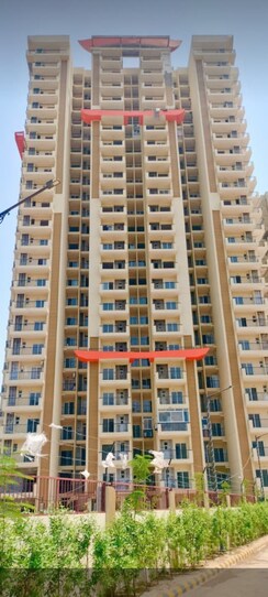2 BHK Apartment For Sale in Wave City