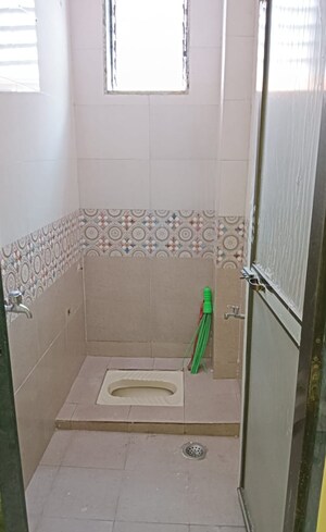 Bathroom in 1 BHK Apartment at Seawoods – for Rent