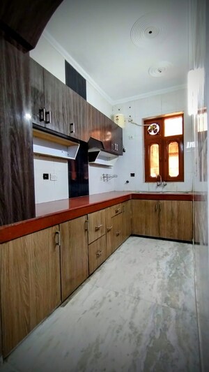 Kitchen in 2 BHK Builder Floor at Sector 39 – for Rent